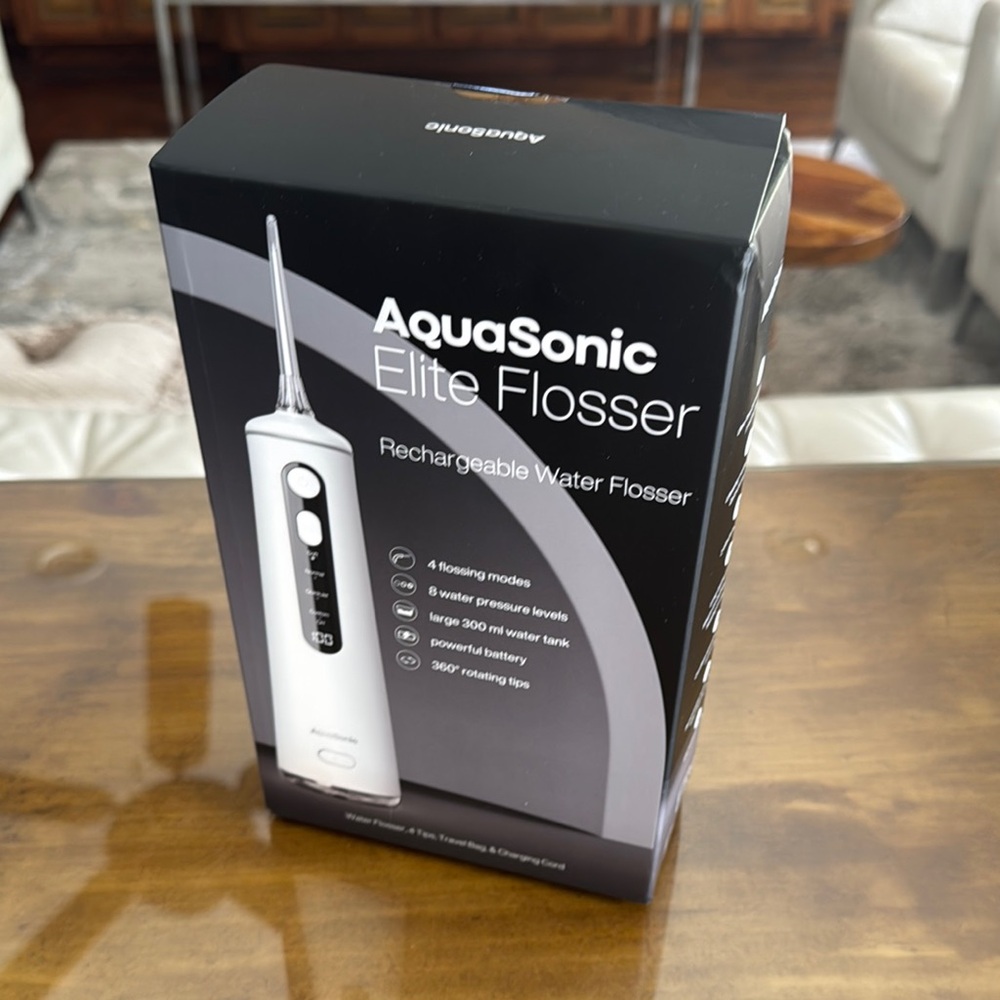 NIB Best of 2024 AquaSonic Elite Flosser - Black and White